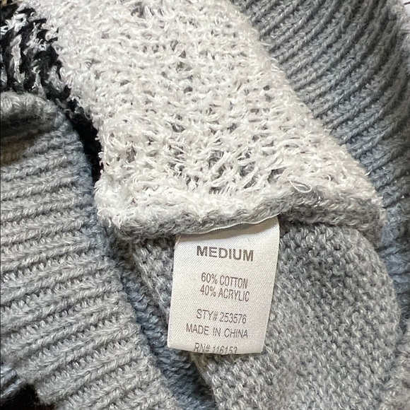 Poof! Gray Sweater with Polar Bear Design - Picture 10 of 10